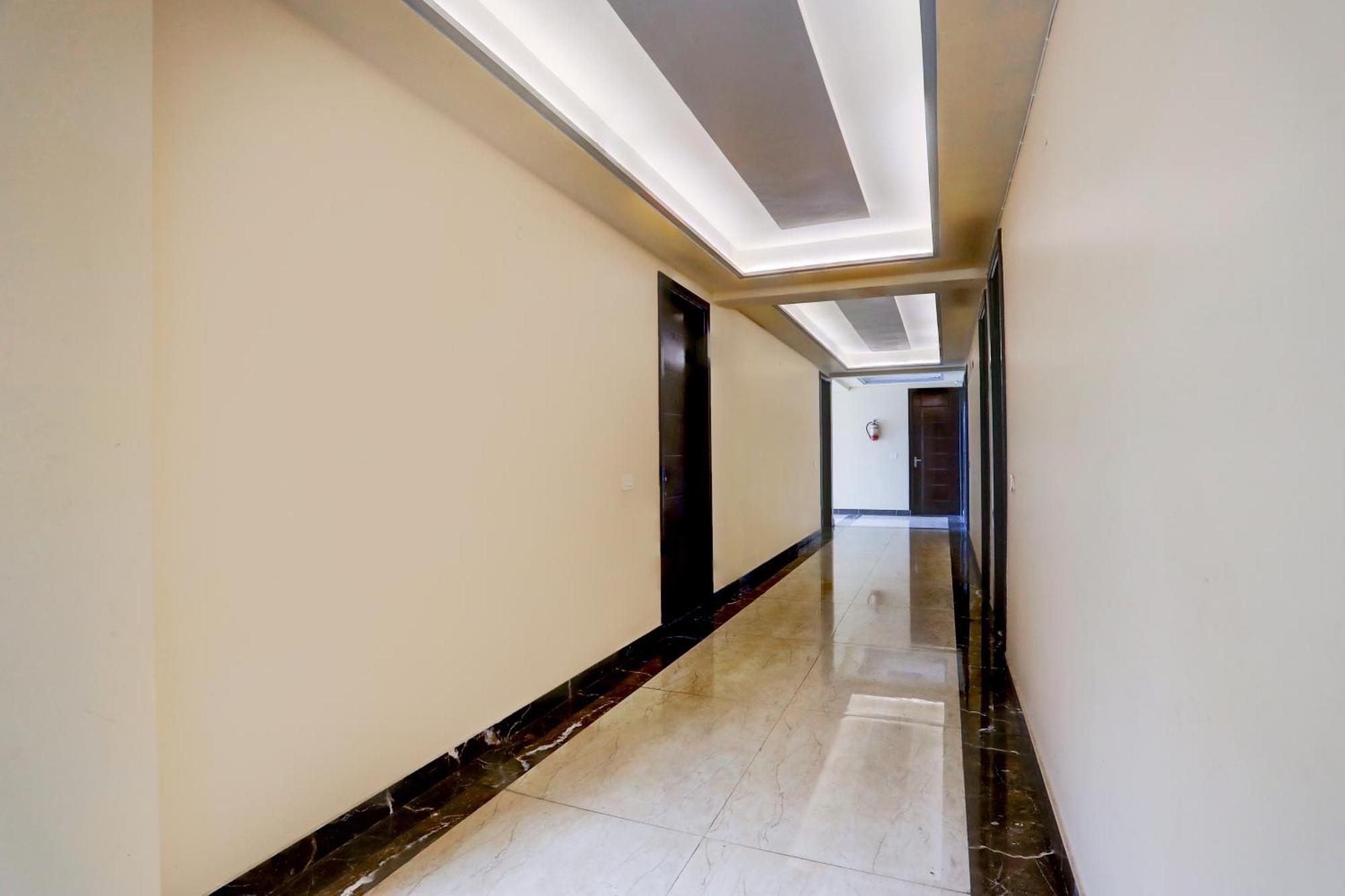 Super Townhouse Oak Pacify Hills Hotel Rajpur Exterior photo