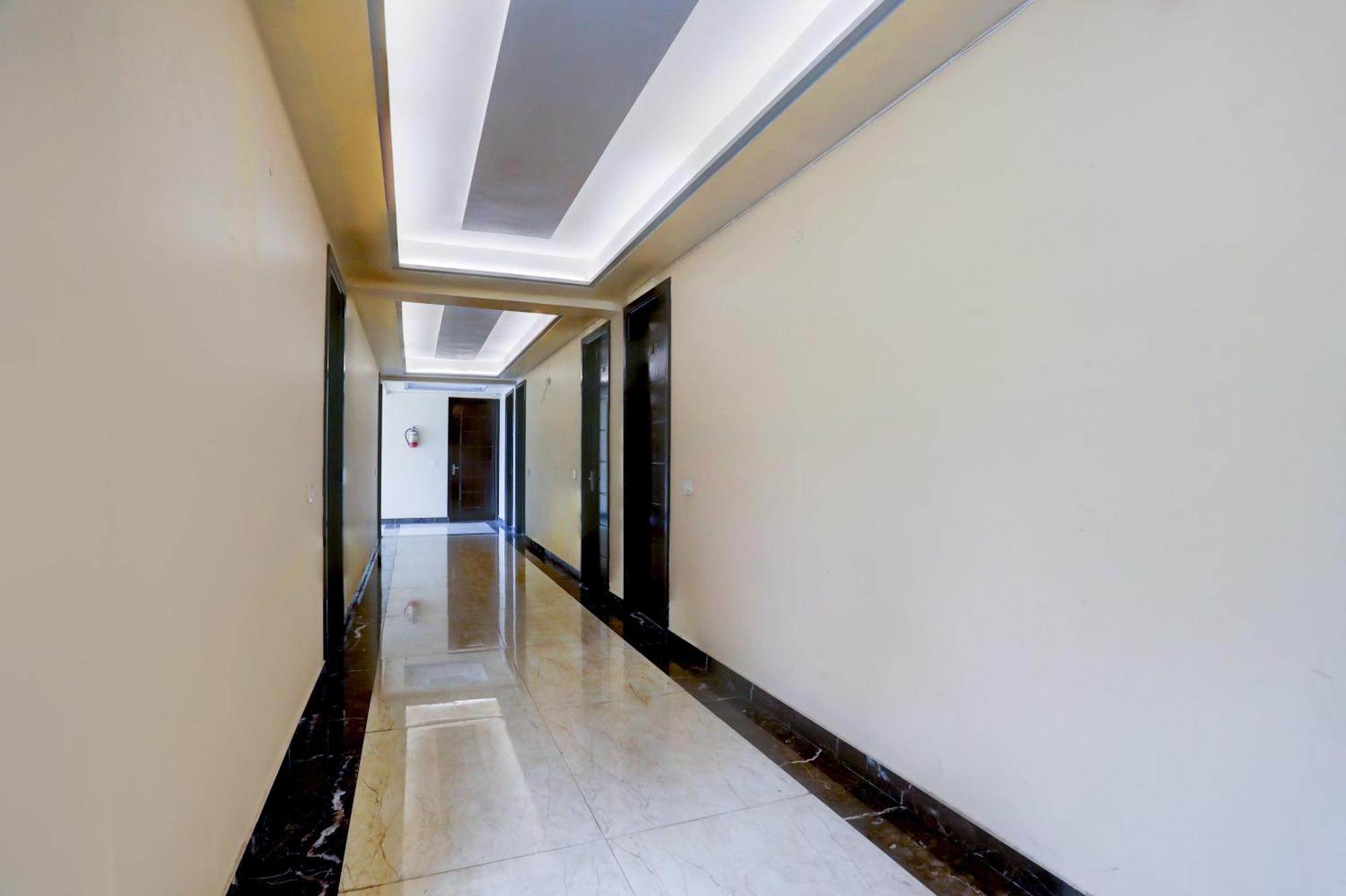 Super Townhouse Oak Pacify Hills Hotel Rajpur Exterior photo
